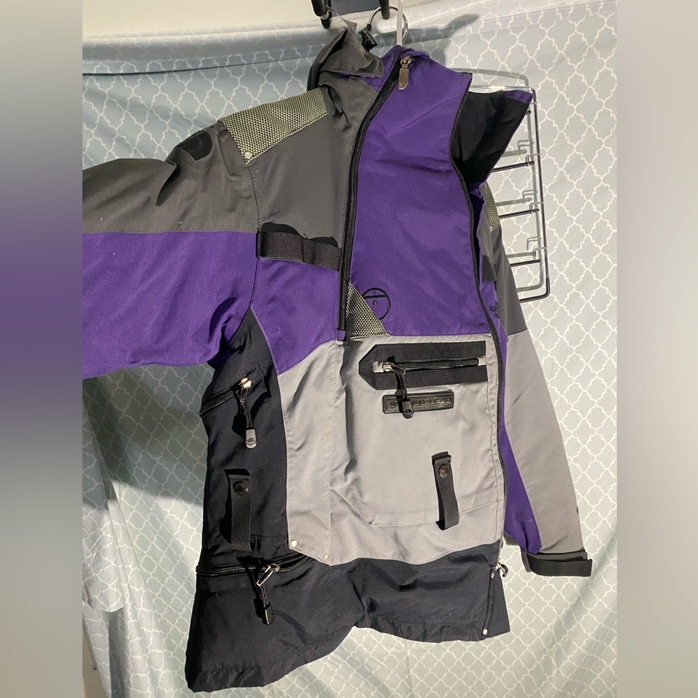 Women’s steep tech large purple gray winter jacket.